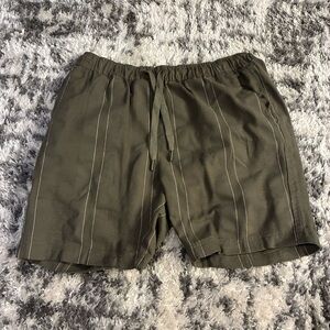 NWT Common people shorts men’s size XL green